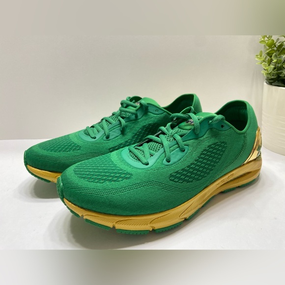NEW Under Armour Hovr Sonic 5 Notre Dame Fighting Irish Men's Shoes 11, 13 - Picture 1 of 9